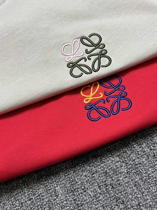 ブランドTシャツ着用イメージ